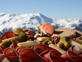 accueil-petite-restauration-palomitas-bar-montana-valais